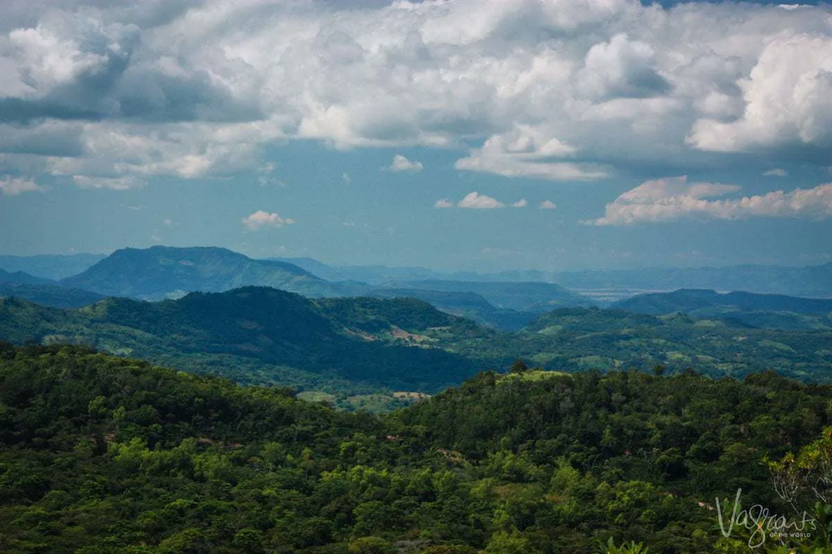 Crossing the Natural Reserve Cerro Apante Matagalpa