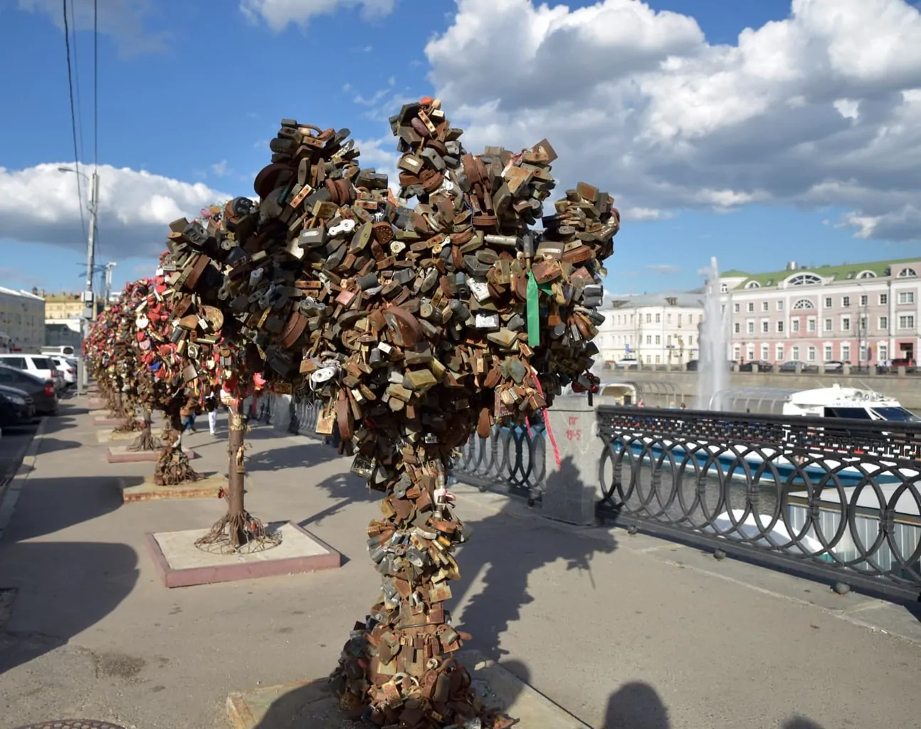Love Lock Trees Of Moscow. Free things to see and do in Moscow