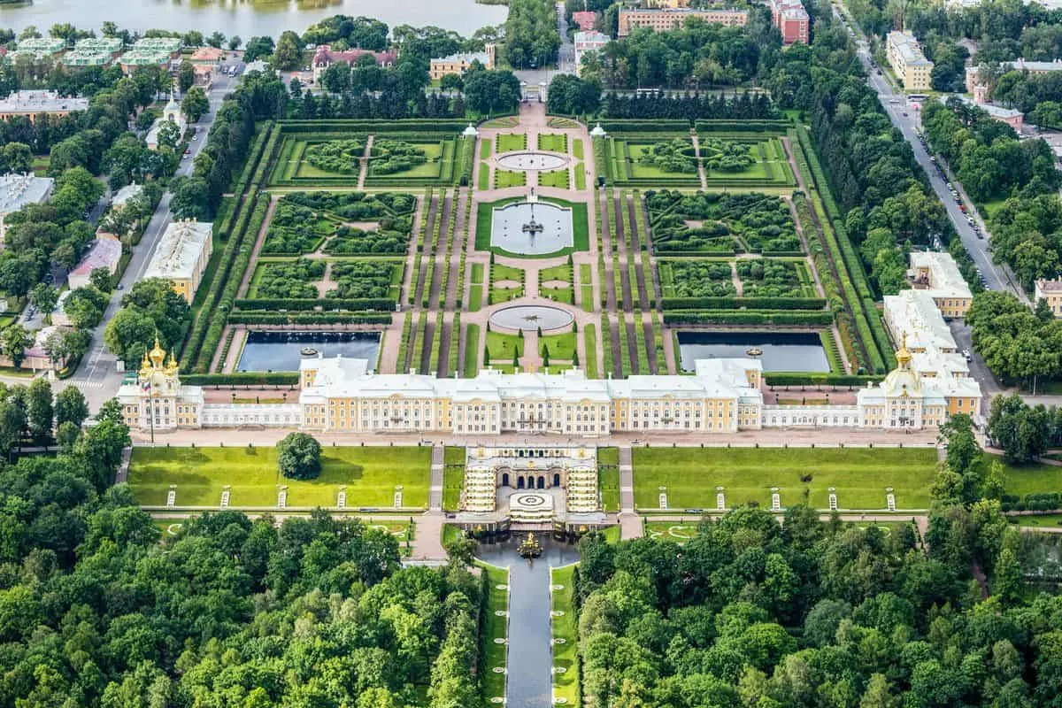 The magnificent gardens in Peterhoff palace. 
