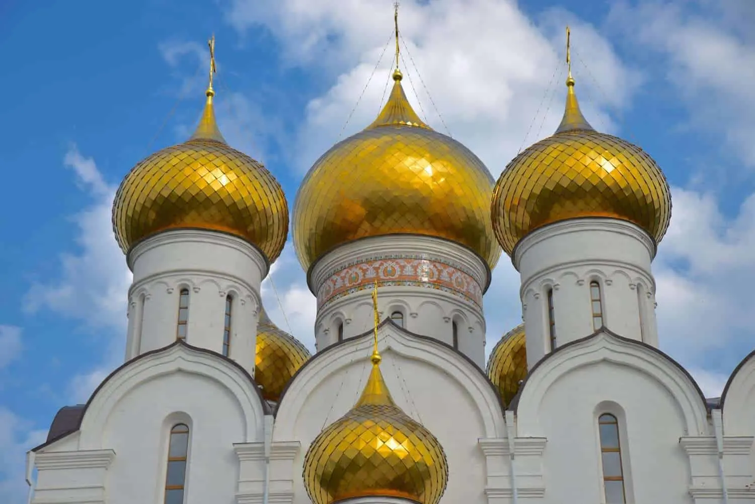 4 golden domes atop a church in Yaroslavl Russia