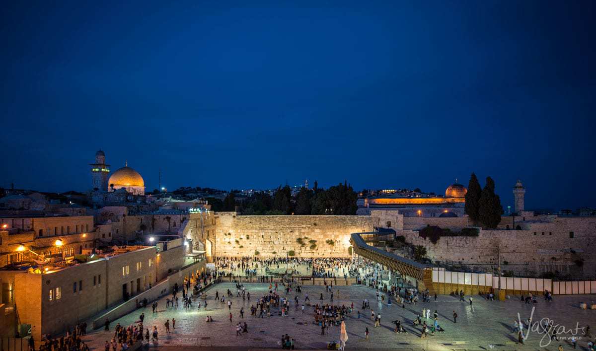 Photography Tips - The Western Wall at night