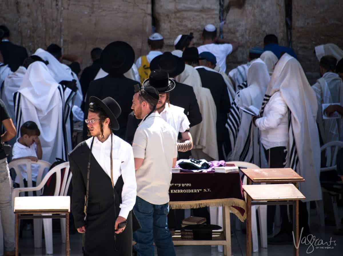 Photos of Old City Jerusalem - Jews Pray at the Western Wall