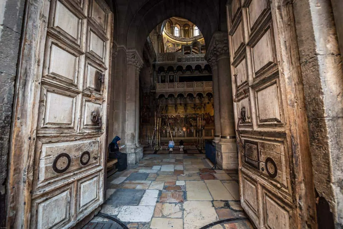 Travel photography guide to Jerusalem Old City - Church of the Holy Sepulchre