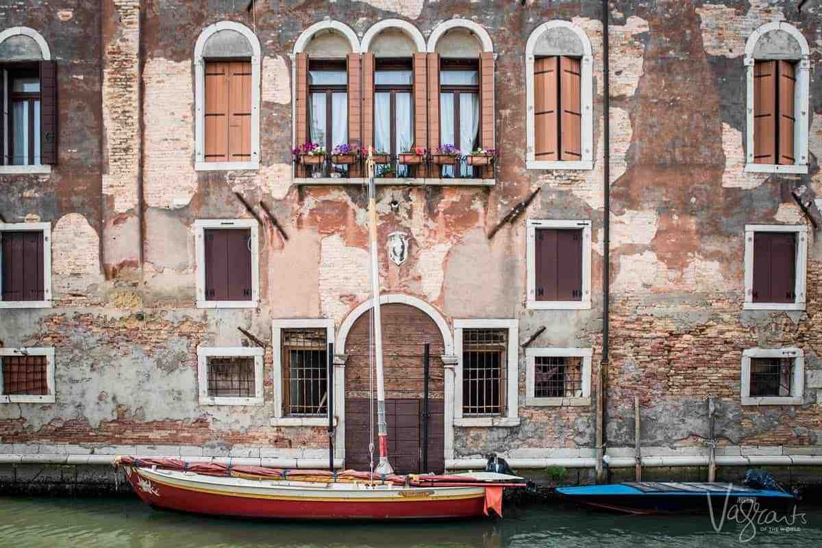 5 Days in Venice - street parking