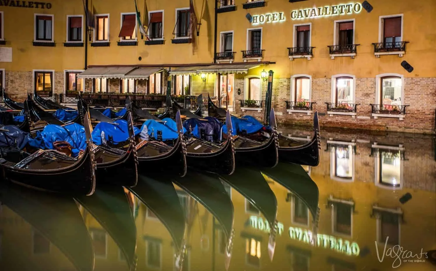 Five day Venice Itinerary - Gondolas at night