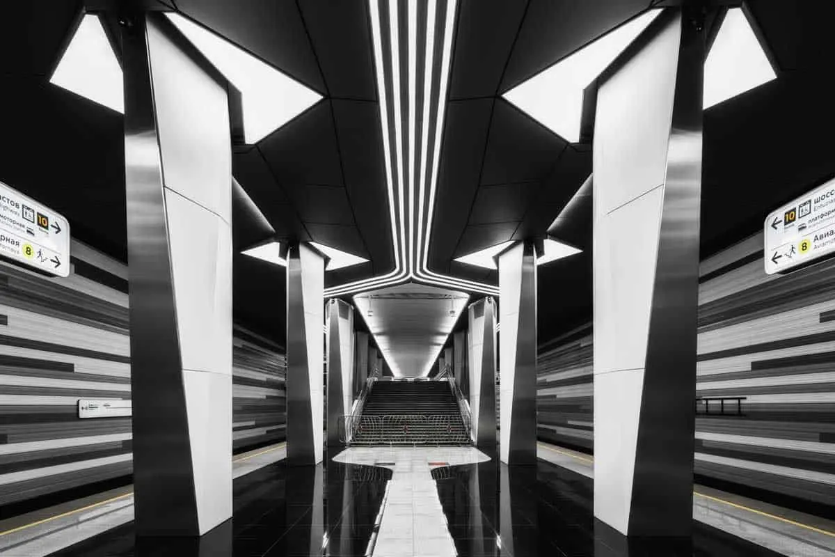 The sleek black and white design on the platforms of Aviamotornaya Station is designed to represent the movement of jet streams.
