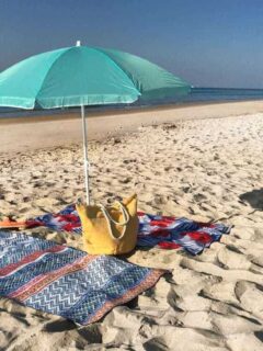 Best Beach Towels for travel - Sand free beach towels
