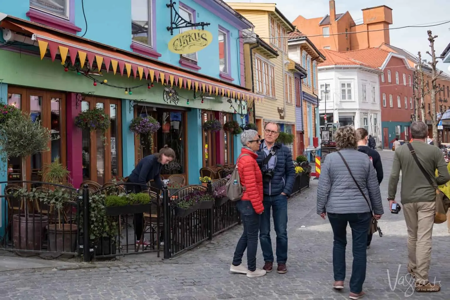 Viking river cruise packing list and cruise packing tips. Smart casual dress is best for day wear on a cruise. Just make sure your clothing and footwear are comfortable like these people on a cruise excursion in Norway.