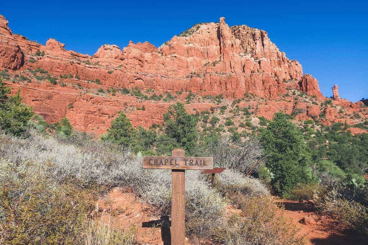 Craggy red rocks in the desert on the Chapel Trail hike