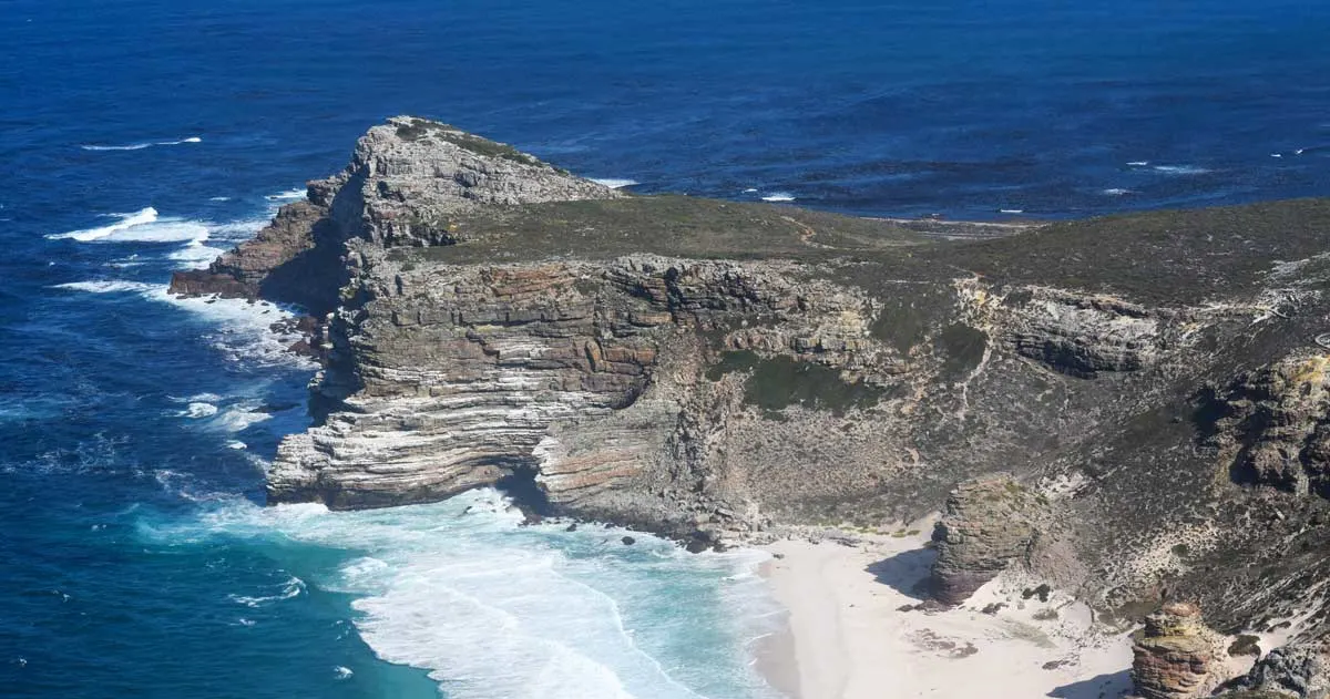 One of the most popular and easy day trips from Cape Town is to Cape Point towards Cape of Good Hope where the Atlantic and Indian oceans meet