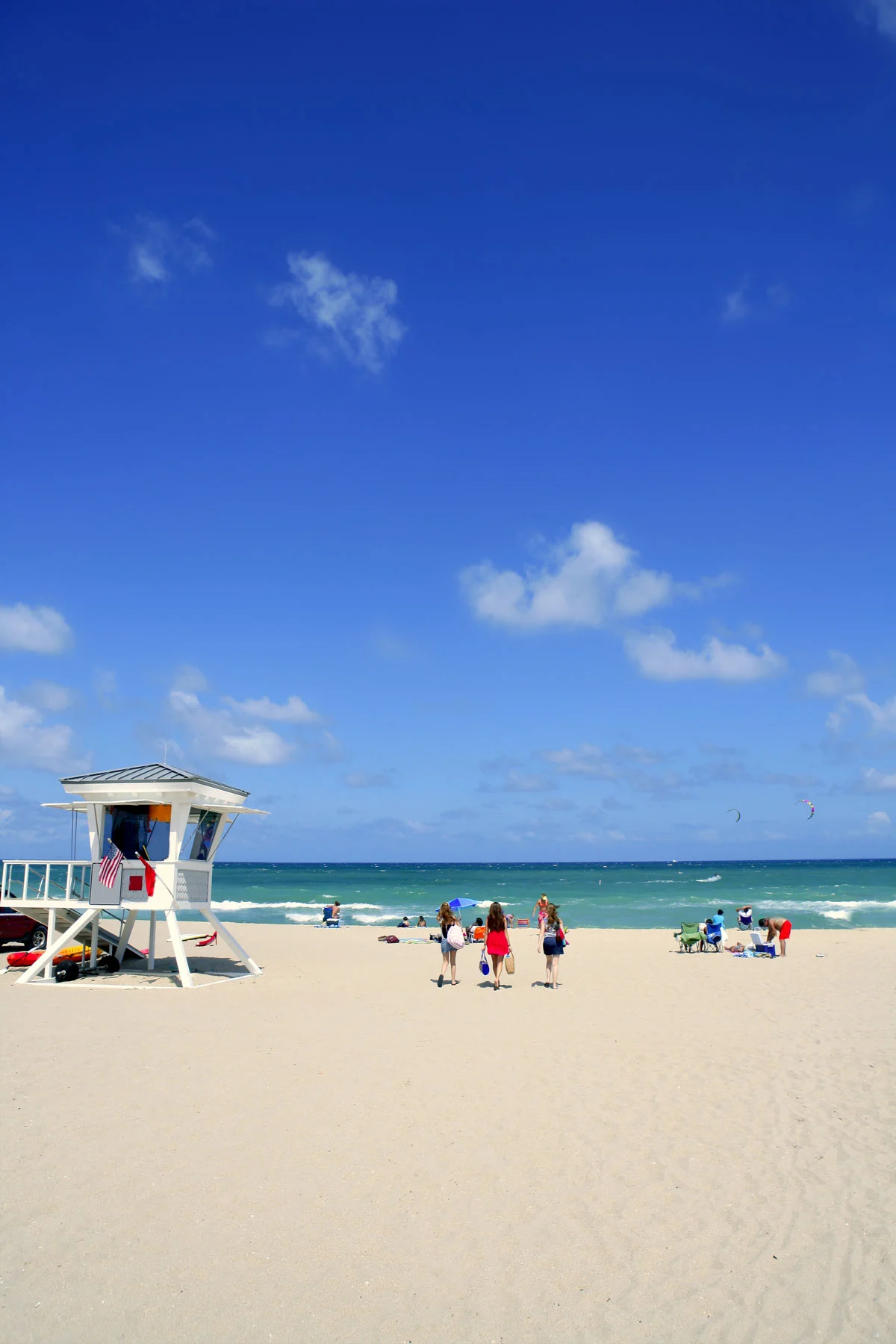 Blue sky, white sand and clear water on Fort Lauderdale Beach. 