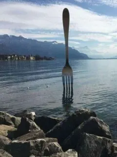 Lake with large aluminium fork, Vevey