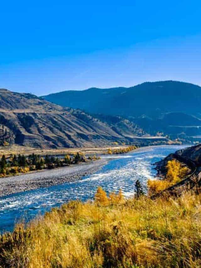 6 Canadian Fall Road Trips to Take in 2023 Story