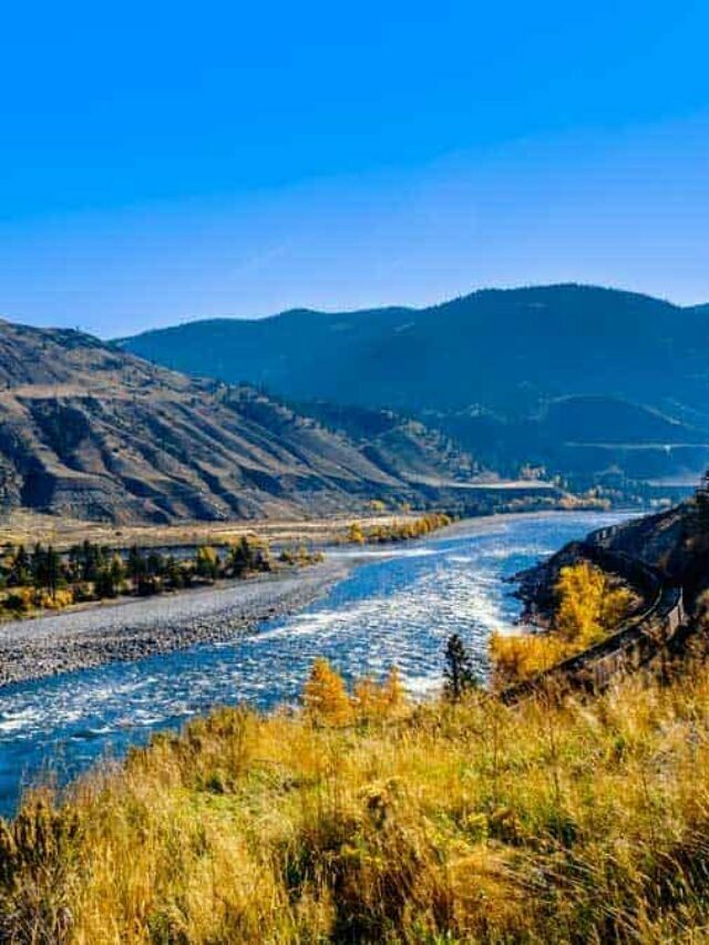 6 Incredible Canadian Road Trips to Take This Fall Story