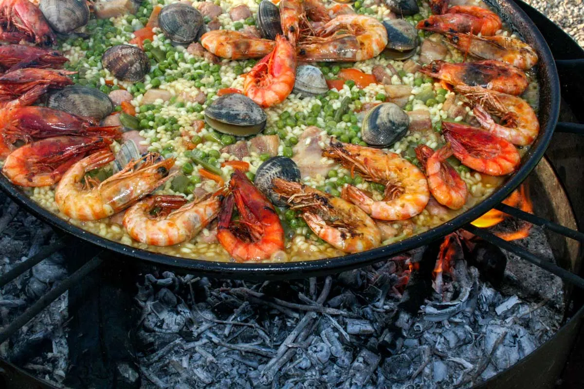 A ring of prawns in the famous spanish paella.
