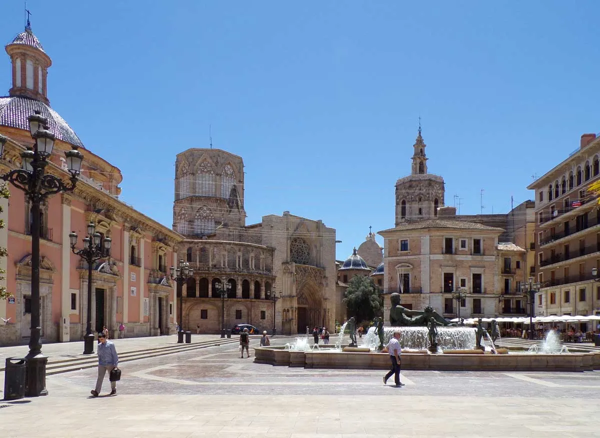 Gothic Catedral de Santa Maria, Plaza de la Virgen, Valencia.