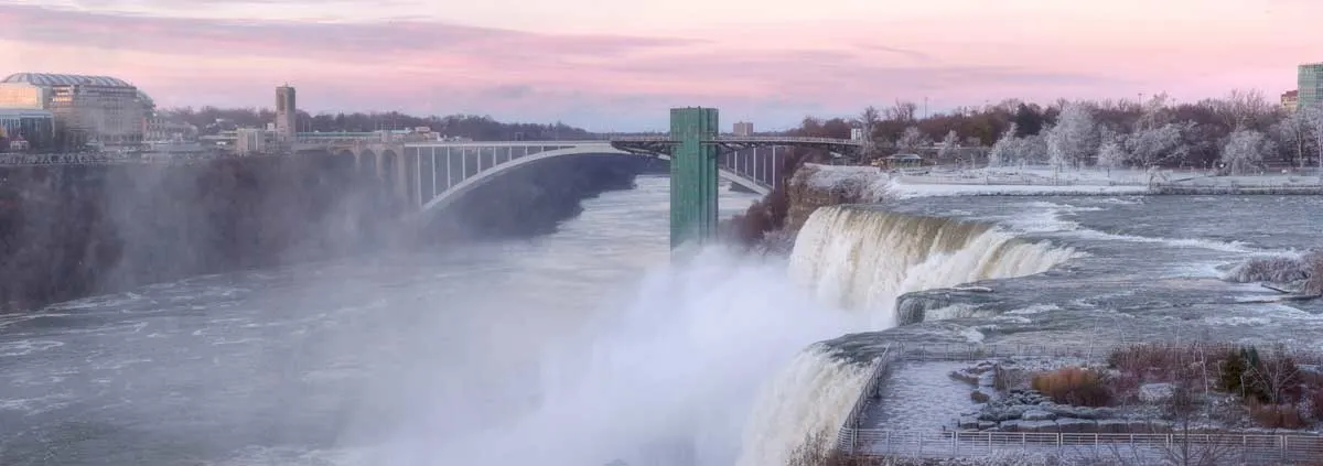 The bridge connecting Canada and USA sides of Niagara Falls making it easy to travel between the two countries and make the most of your trip to the falls.