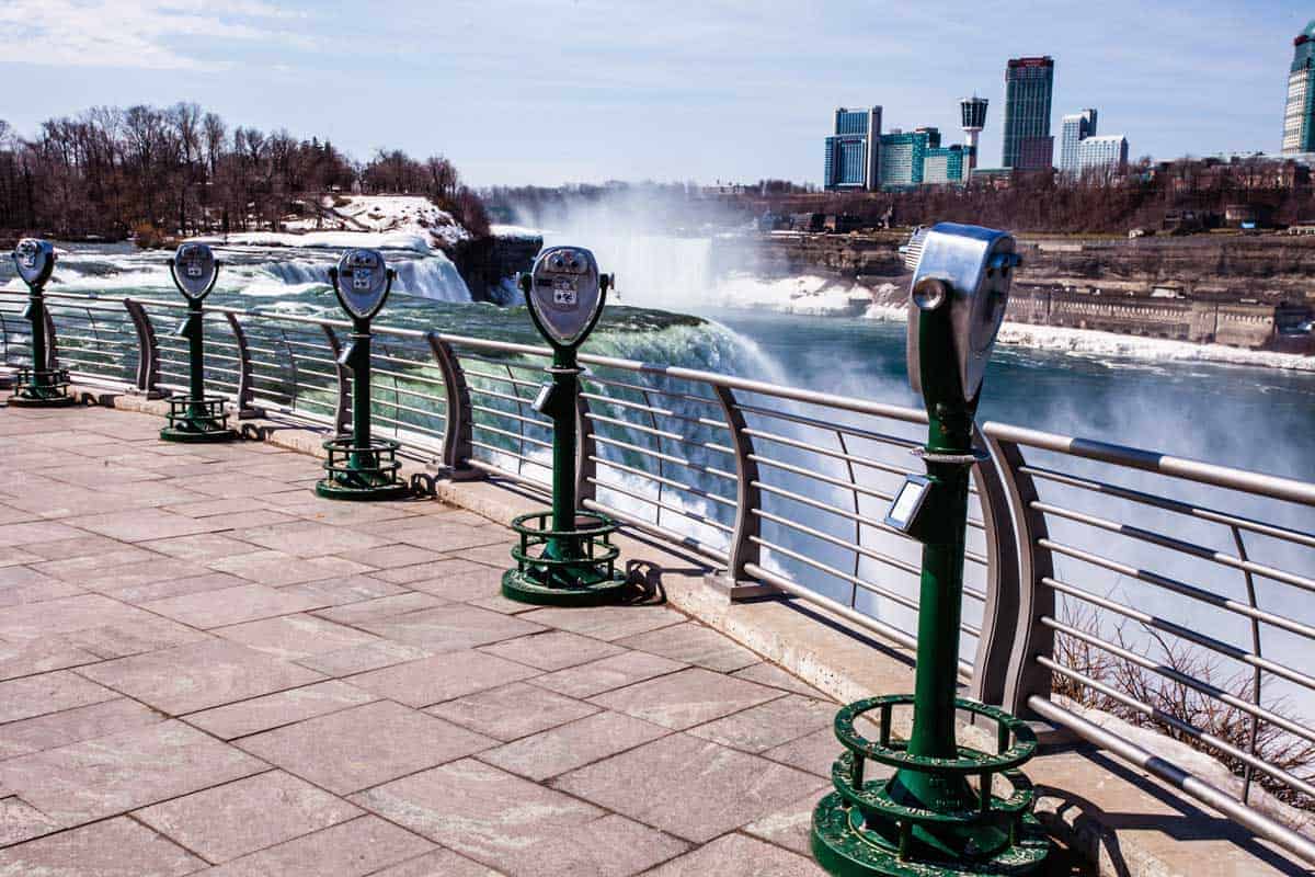 Plenty of telescopes available for Niagara Falls viewing in the less crowded winter season.