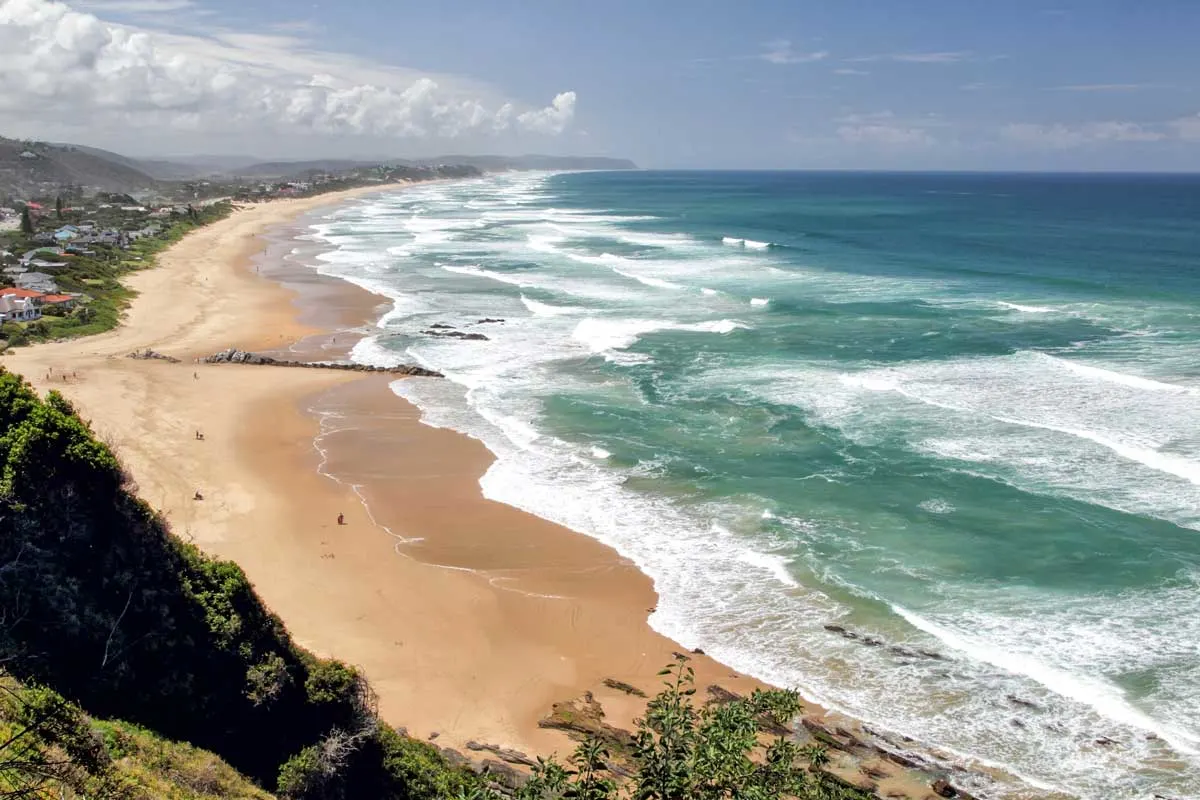 Big surg and sandy beaches at the resort Wilderness.