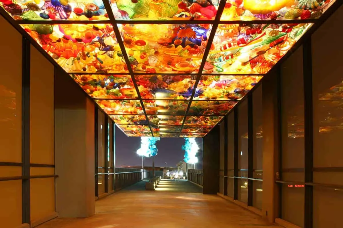 Tacoma downtown glass bridge over to Glass Museum