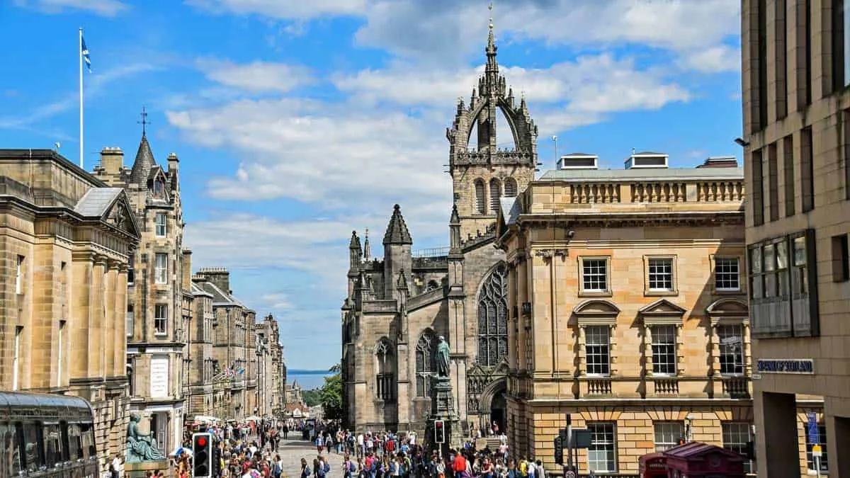 Busy streets in downtown Edinburgh.