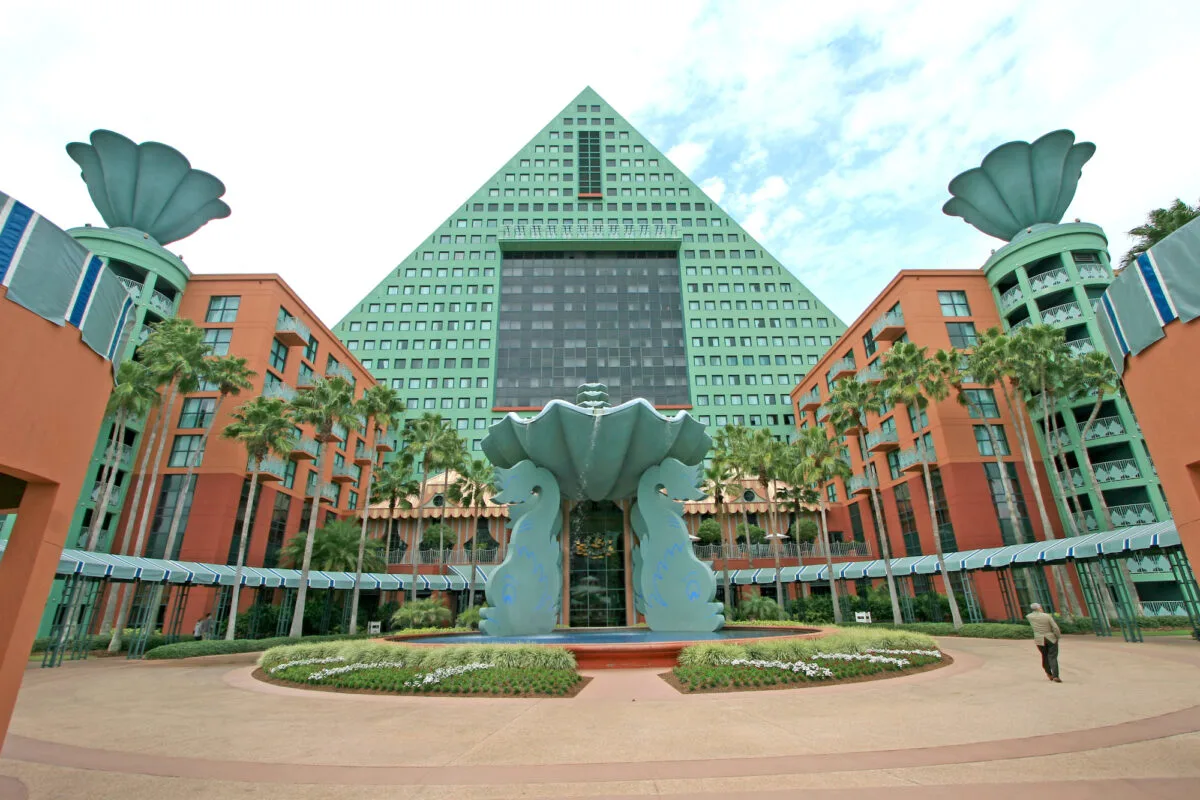 Walk Disney World's Dolphin Hotel exterior photo