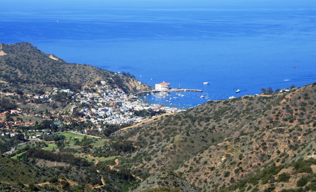 ocean view of Trans-Catalina Trail in California
