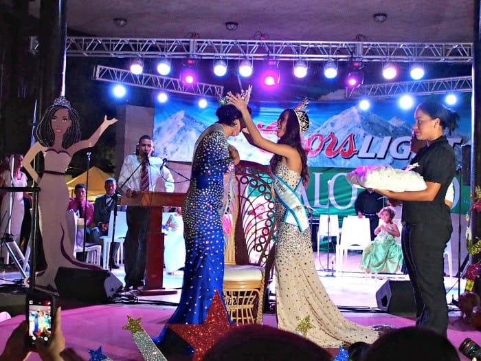 Miss vieques crowning. Patronales